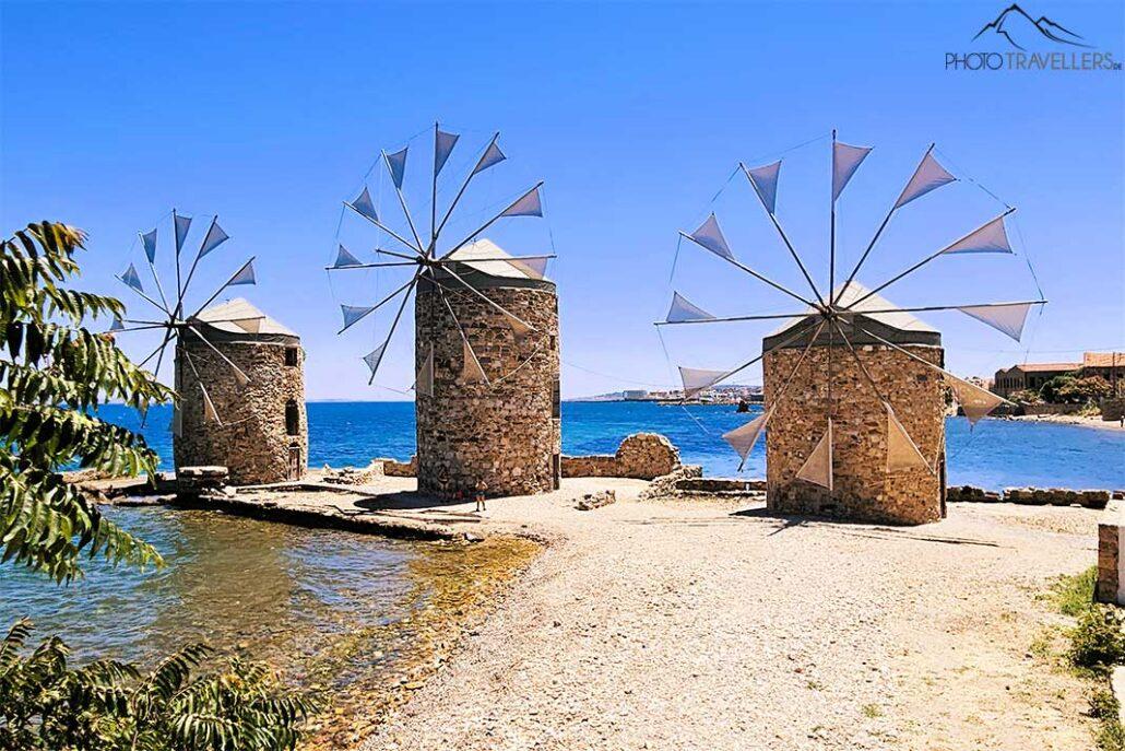 Les moulins à vent restaurés dans la ville de Chios sont construits en pierre naturelle