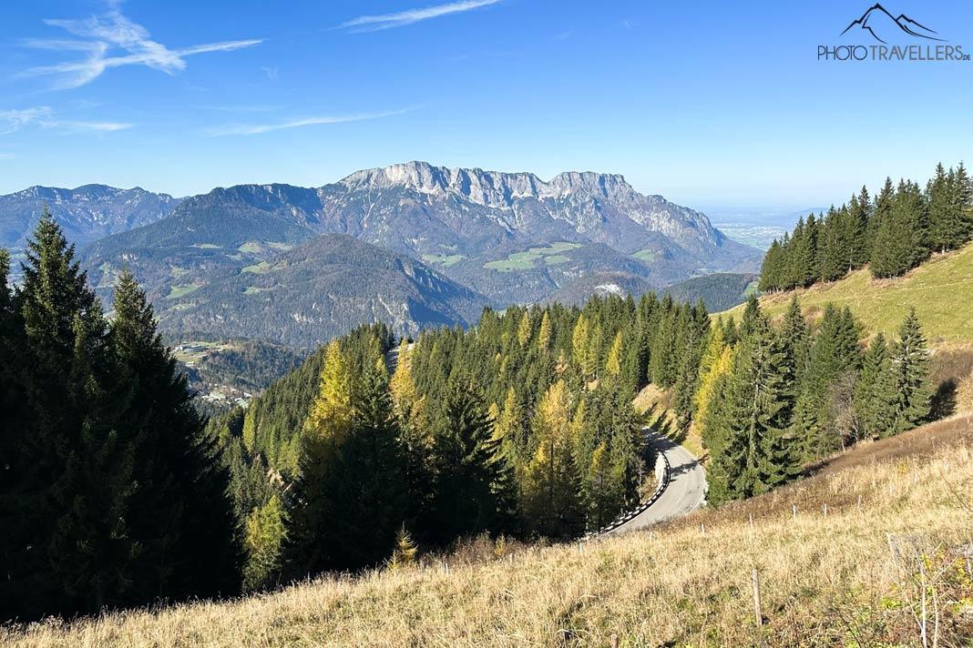 La carretera panorámicapara coches Rossfeld en la región de Berchtesgaden