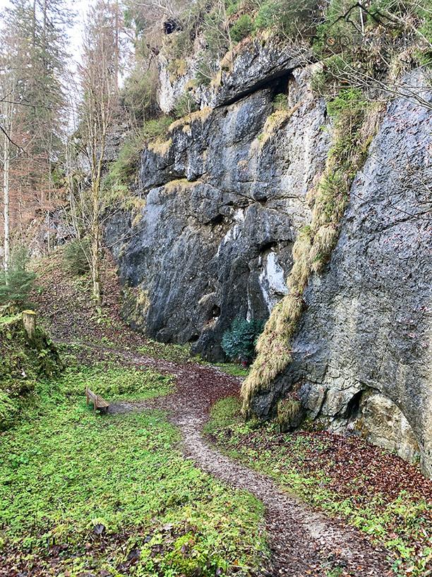 Sentier de randonnée sous le Kofel