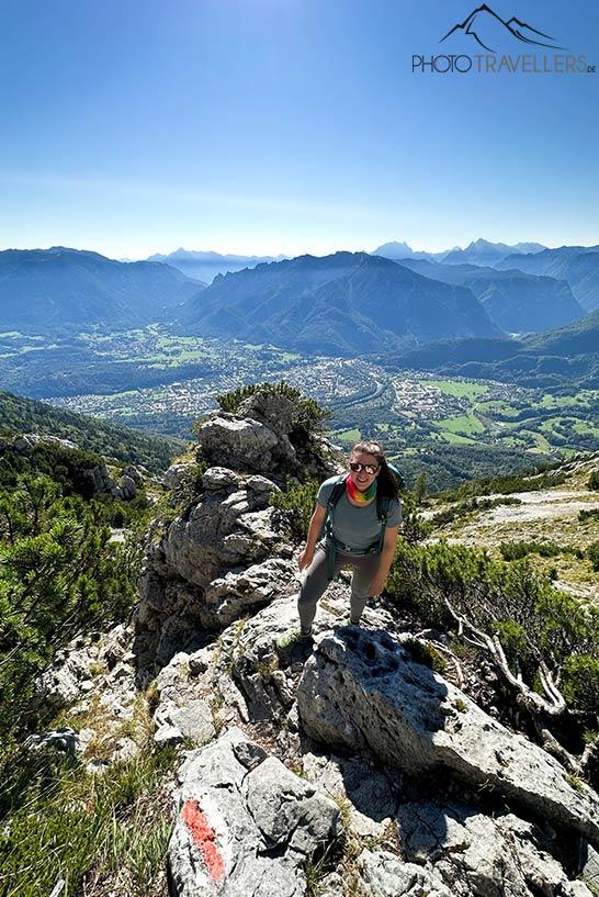 A blogueira de viagem Biggi Bauer no caminho Steinerne Jäger