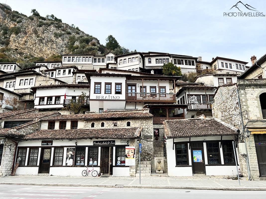 Vue sur les maisons de Berat en Albanie