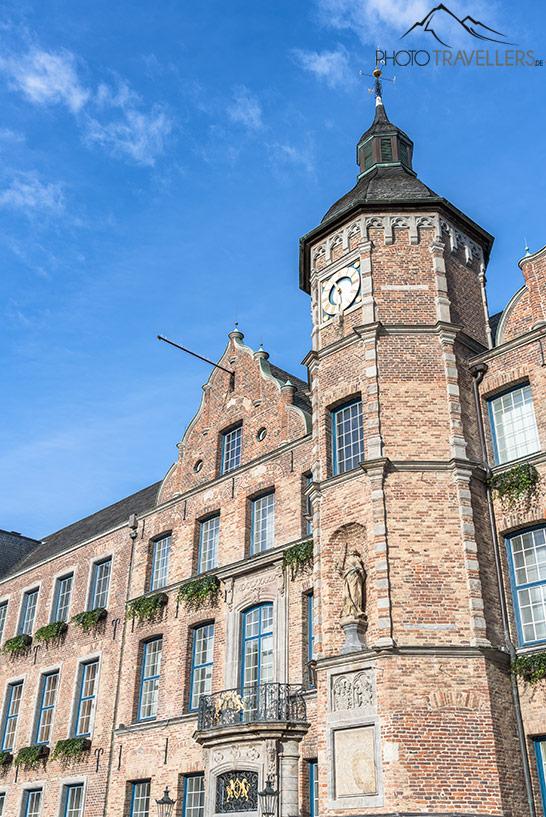 A prefeitura é uma das principais atrações de Düsseldorf