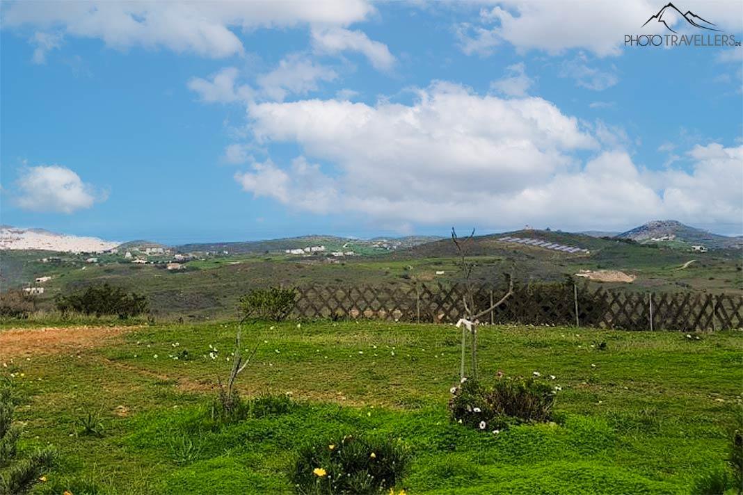 Des prairies luxuriantes et des collines verdoyantes caractérisent le paysage autour de Chrousa