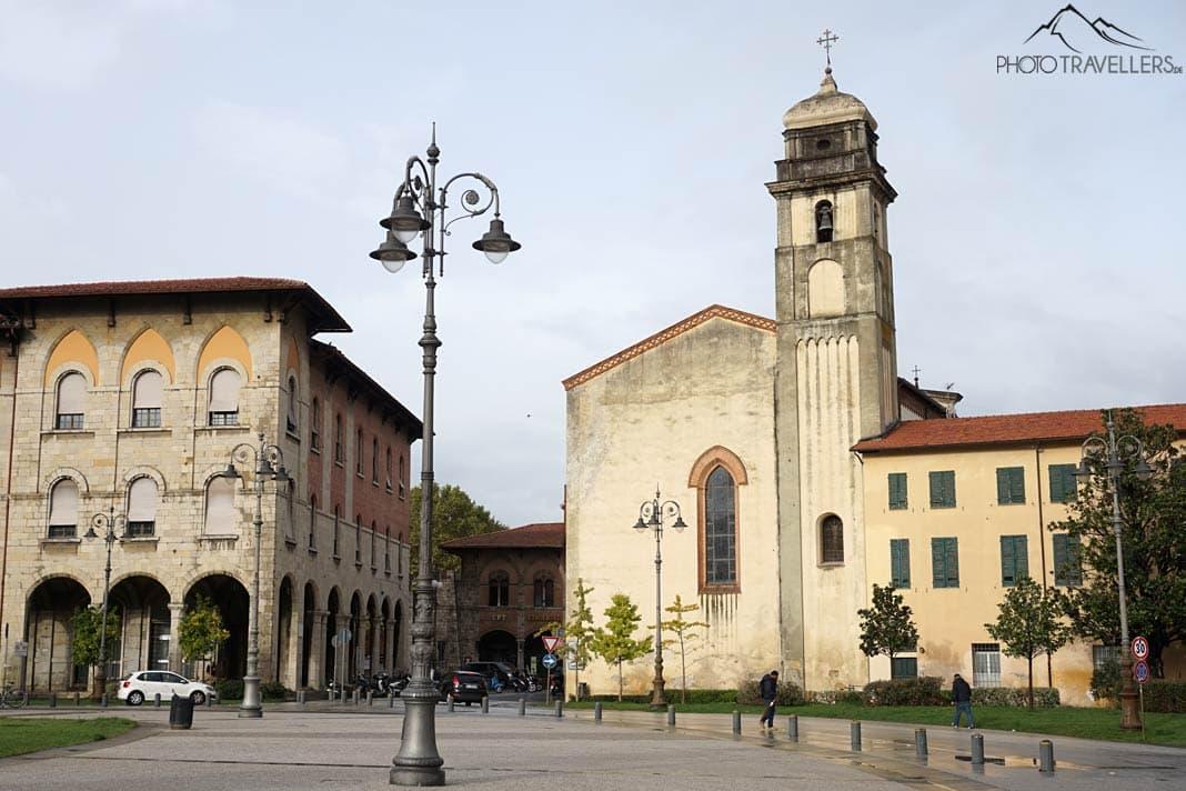 A Piazza Vittorio Emanuele em Pisa
