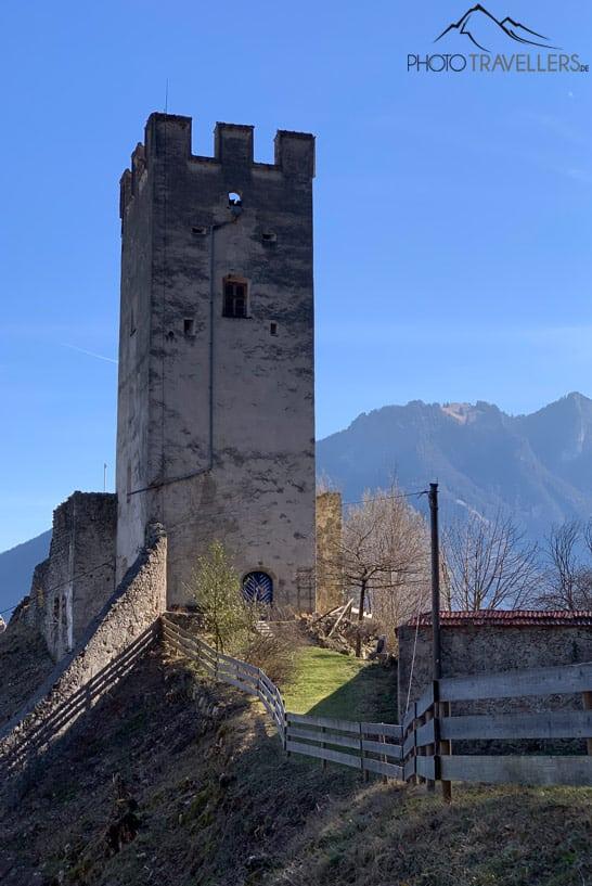 Le donjon de la ruine du château Unter-Falkenstein