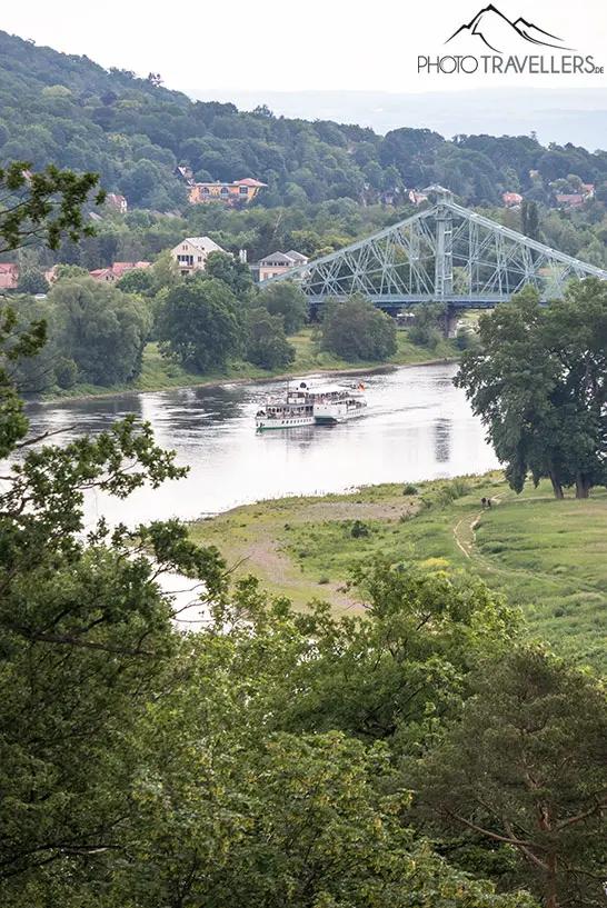 Un bateau de la navigation fluviale de l'Elbe