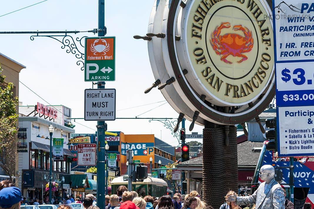 Gente en el Fisherman's Wharf en San Francisco