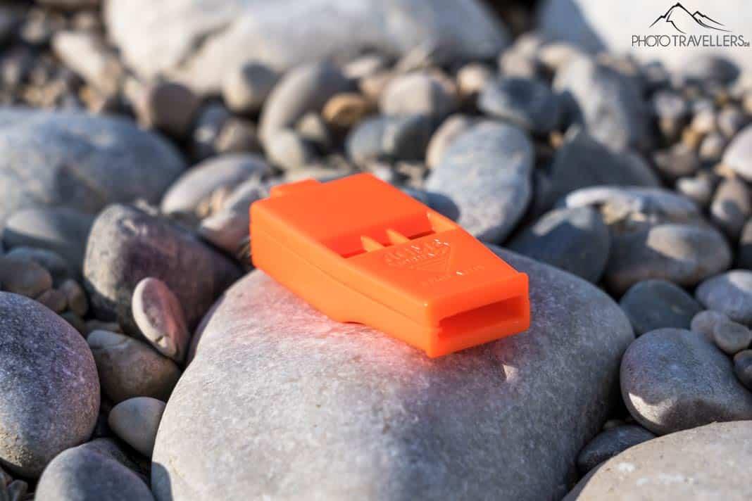 Um apito laranja