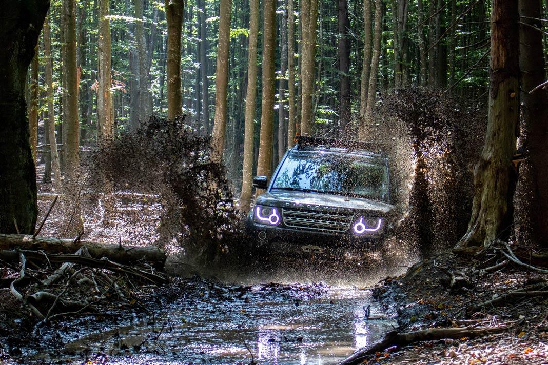 Veículo off-road em modo off-road