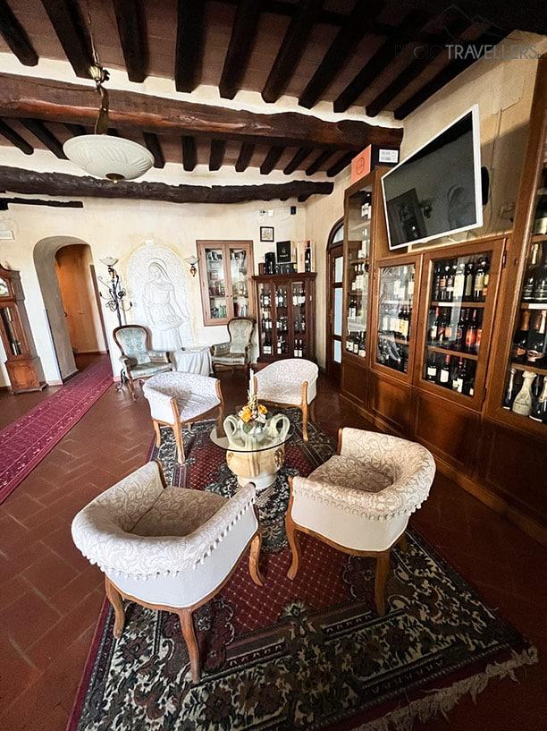 A recepção no Hotel Villa Cheli