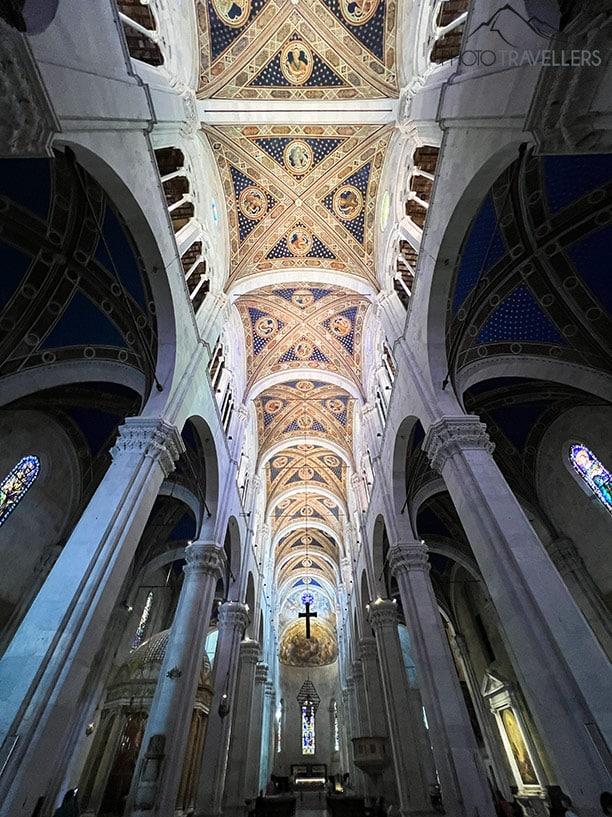 Por dentro da Cattedrale di San Martino em Lucca