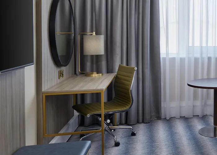 Best Hotels Near Southampton Airport Station