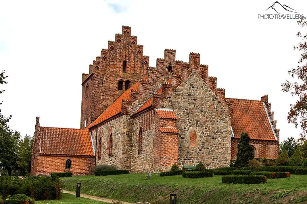 Die Hojby Kirche