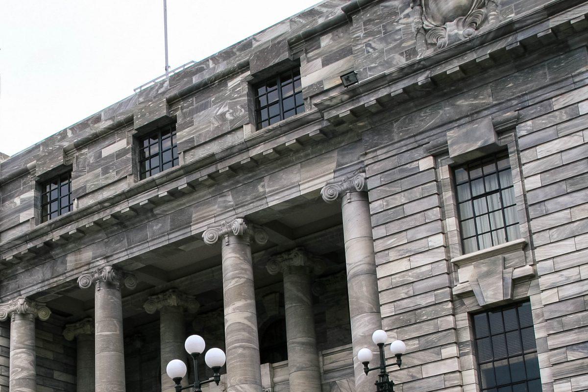 The current parliament buildings date from 1907, after the previous wooden buildings fell victim to a major fire, Wellington, New Zealand - © ezk / franks-travelbox